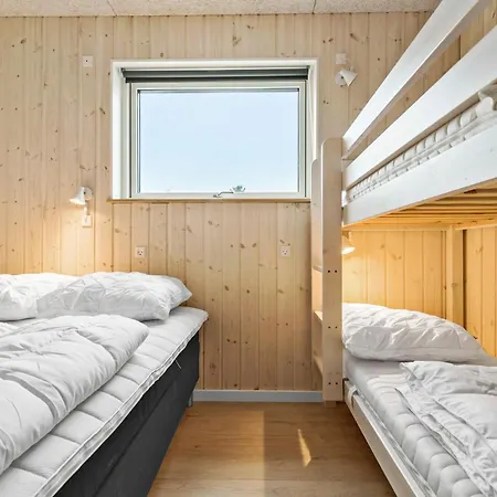 Vakantiehuis Lovely In With Sauna *